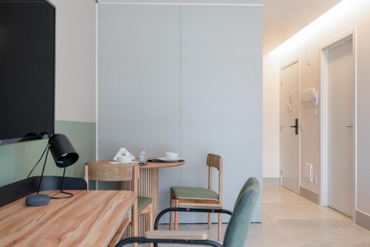 Apartamento Studio Lindo Em Predio C/ Estacionamento E Lavanderia - Noroeste